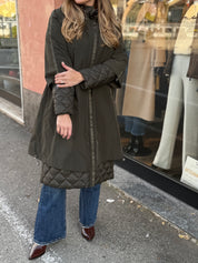 Piumino impermeabile oversize verde militare