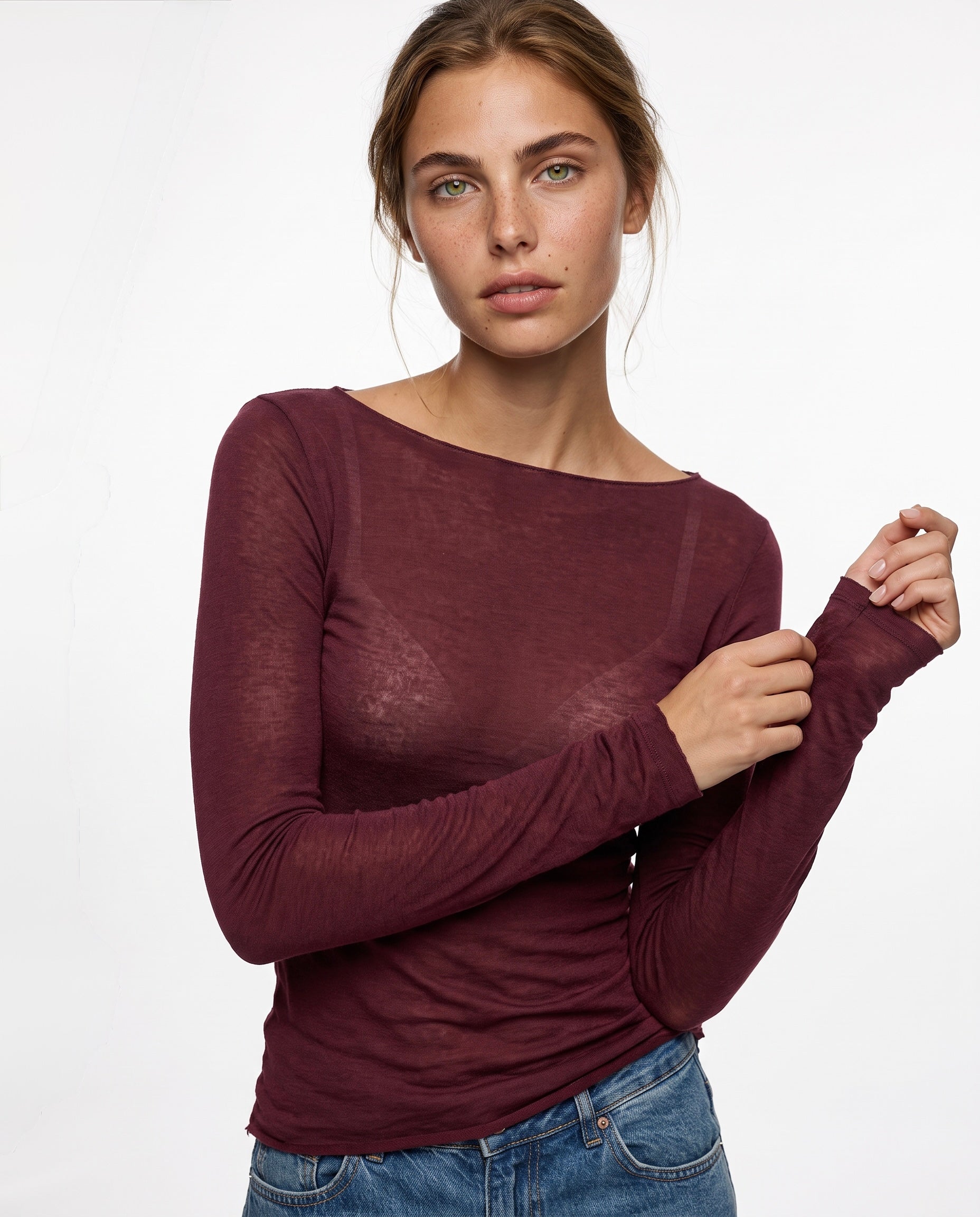 Maglia Essenziale Ultraleggera in Cashmere con Scollo a Barca Bordeaux