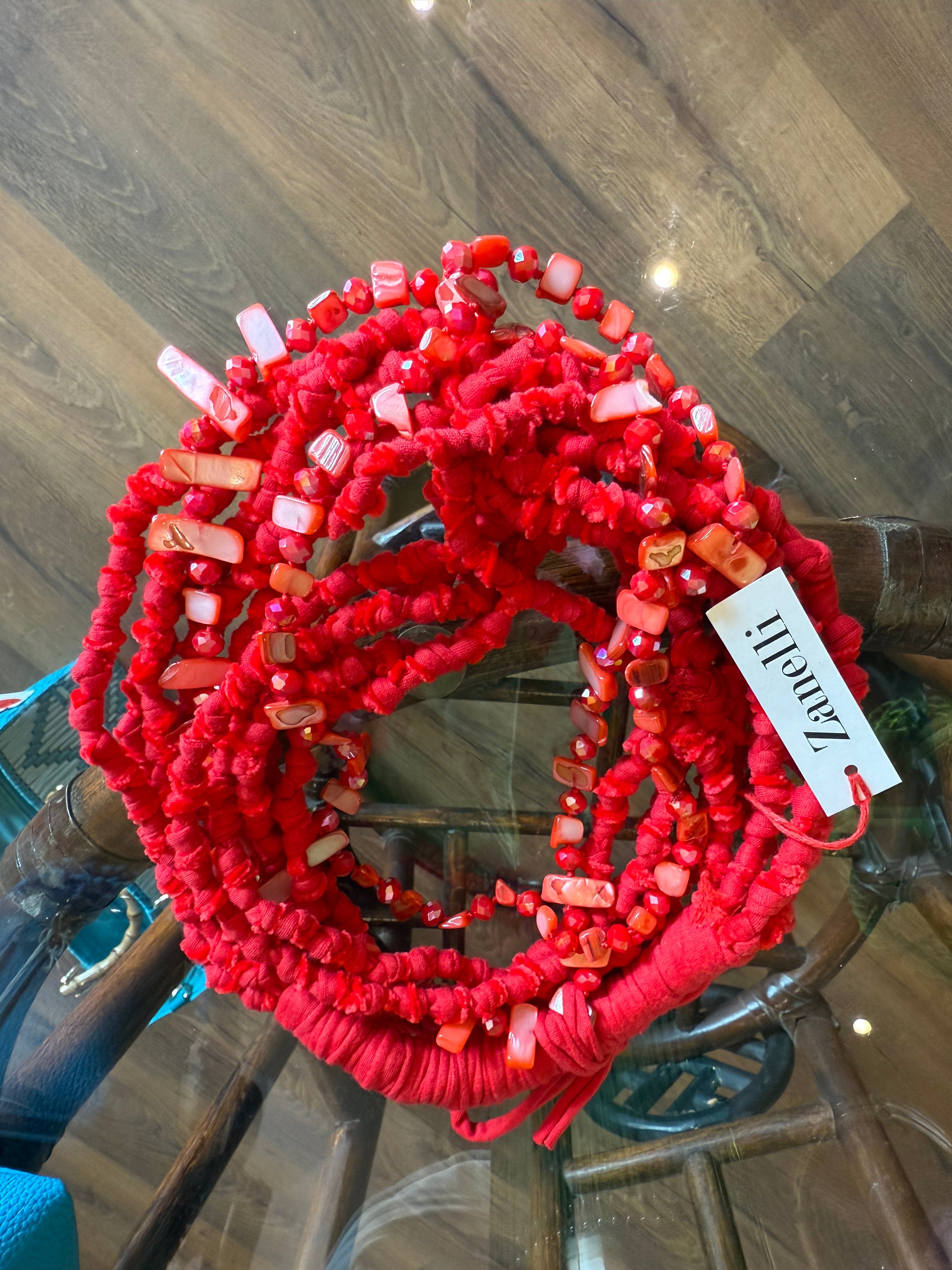 Collana artigianale a cinque fili con filo decorativo in perle/pietrine – Roberta Zanelli
