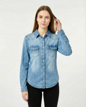 Camicia in denim lavaggio chiaro