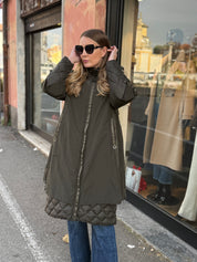 Piumino impermeabile oversize verde militare