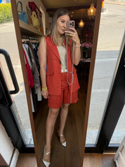 Completo gilet e bermuda coccio in lino Gioia
