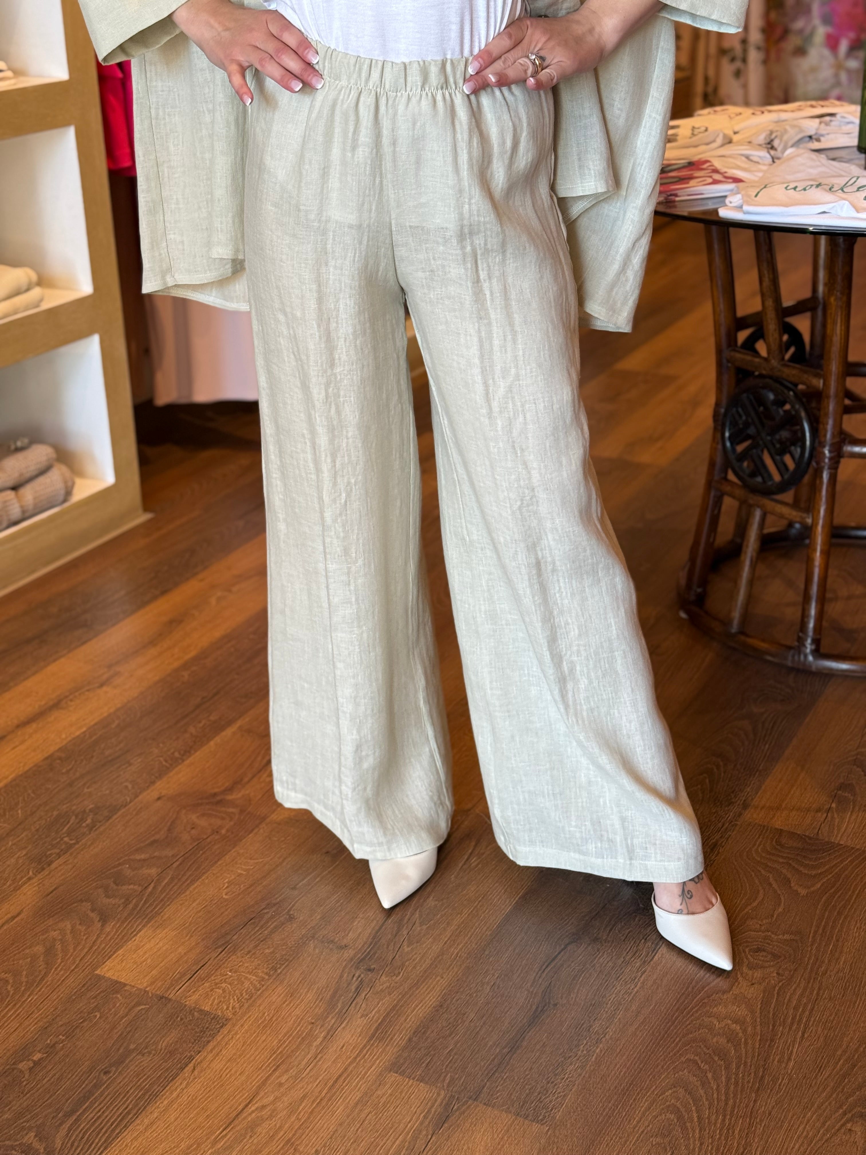 Pantalone a palazzo colore sabbia in lino Gioia