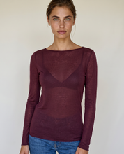 Maglia Essenziale Ultraleggera in Cashmere con Scollo a Barca Bordeaux