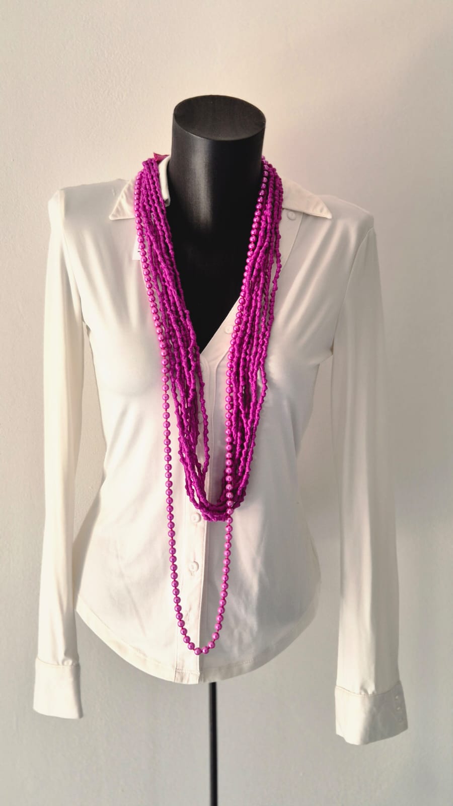 Collana artigianale a cinque fili con filo decorativo in perle/pietrine – Roberta Zanelli