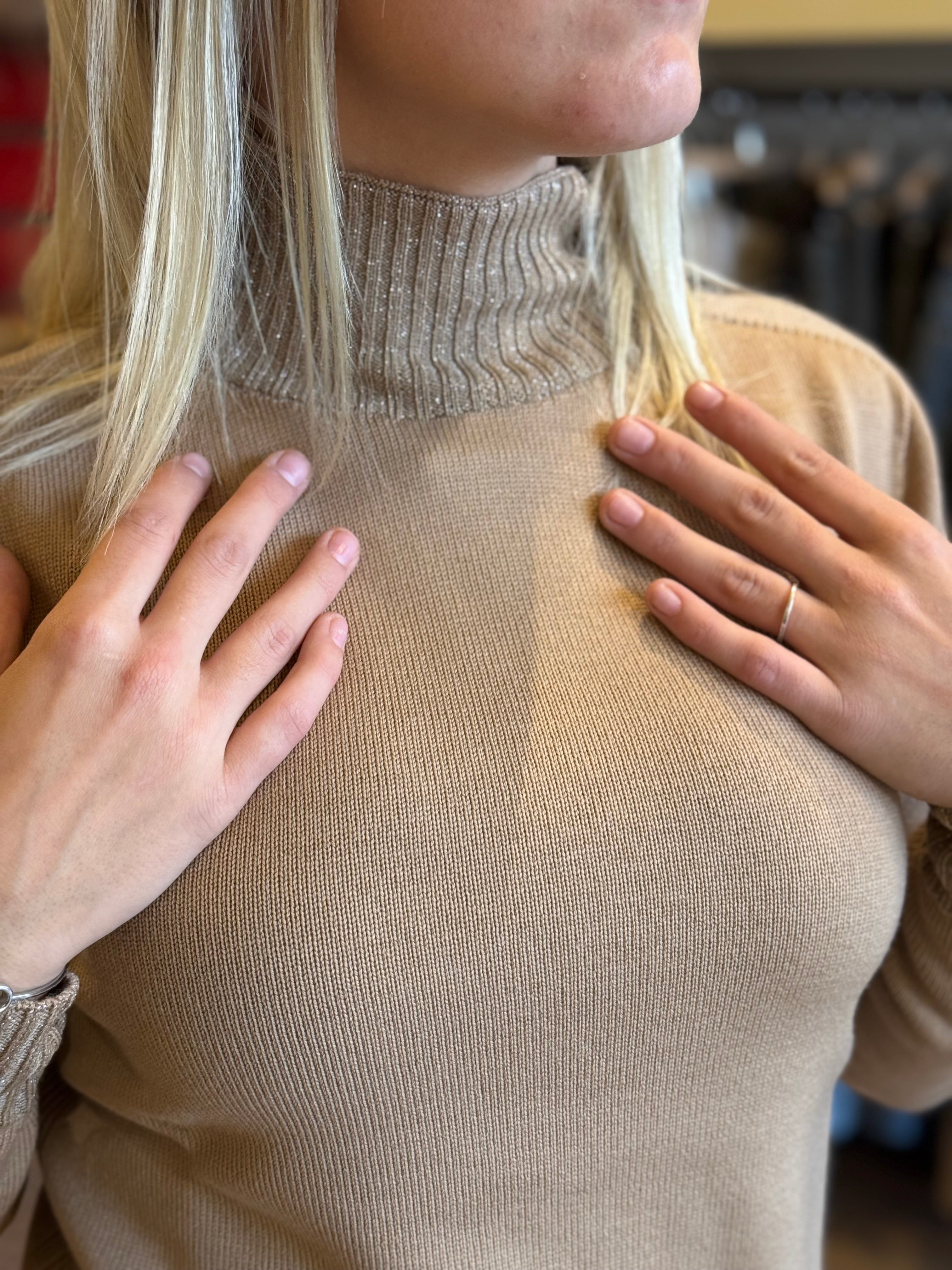 Dolcevita in pura lana con lurex