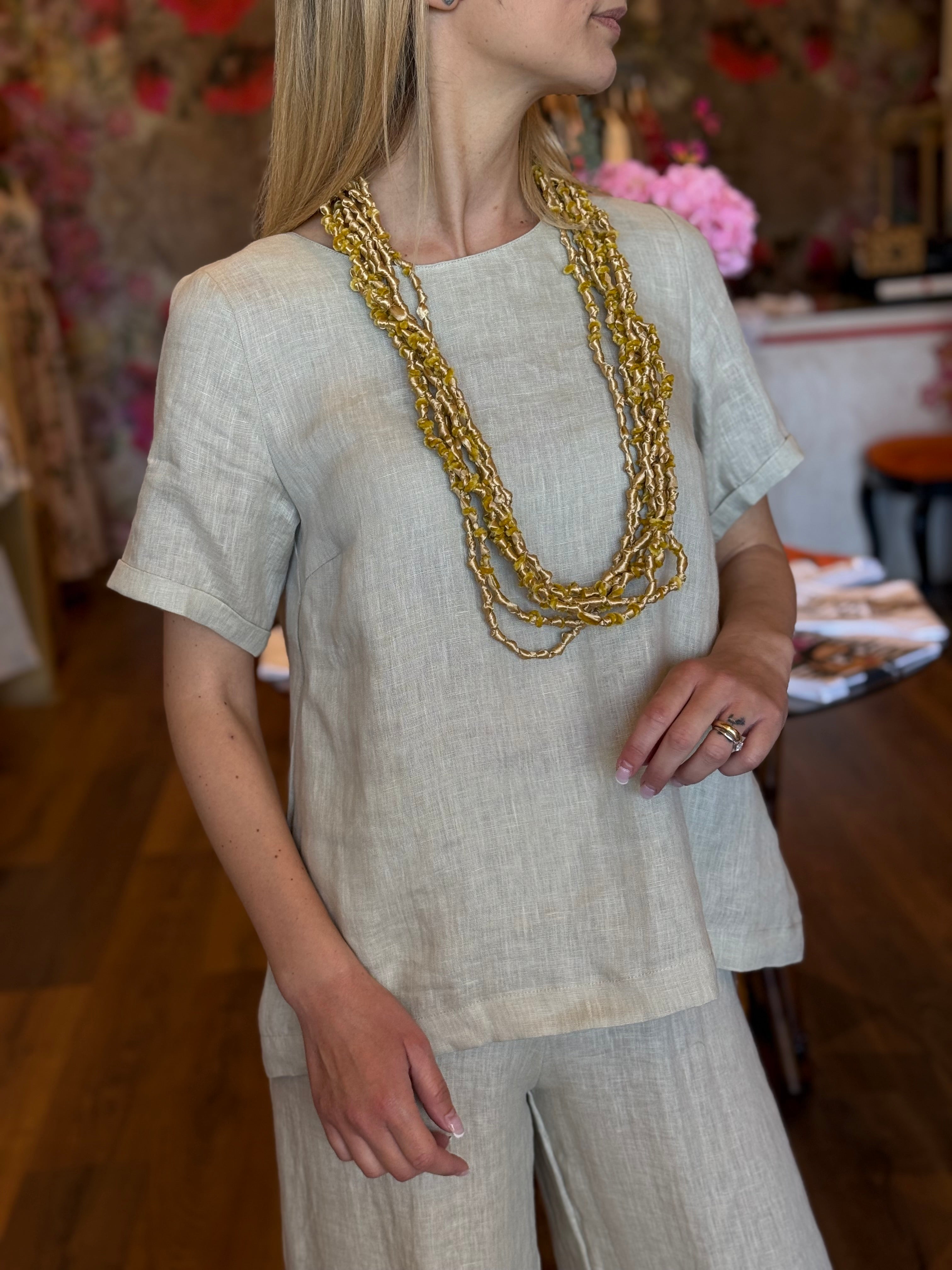 Blusa manica corta in Lino colore sabbia Gioia