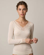 Maglia Essenziale Ultraleggera in Cashmere Scollo a V con pizzo Panna