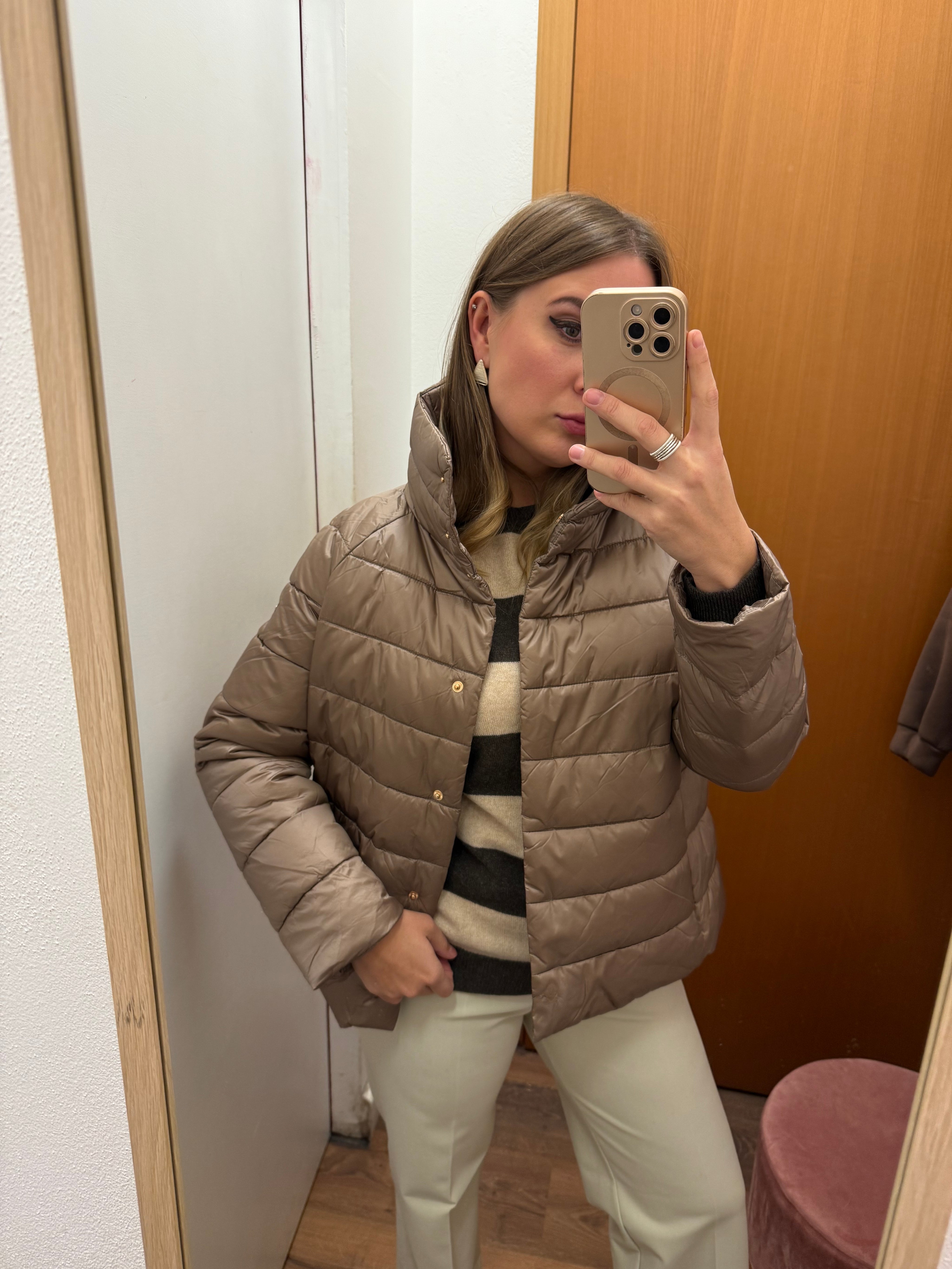 Piumino corto color fango