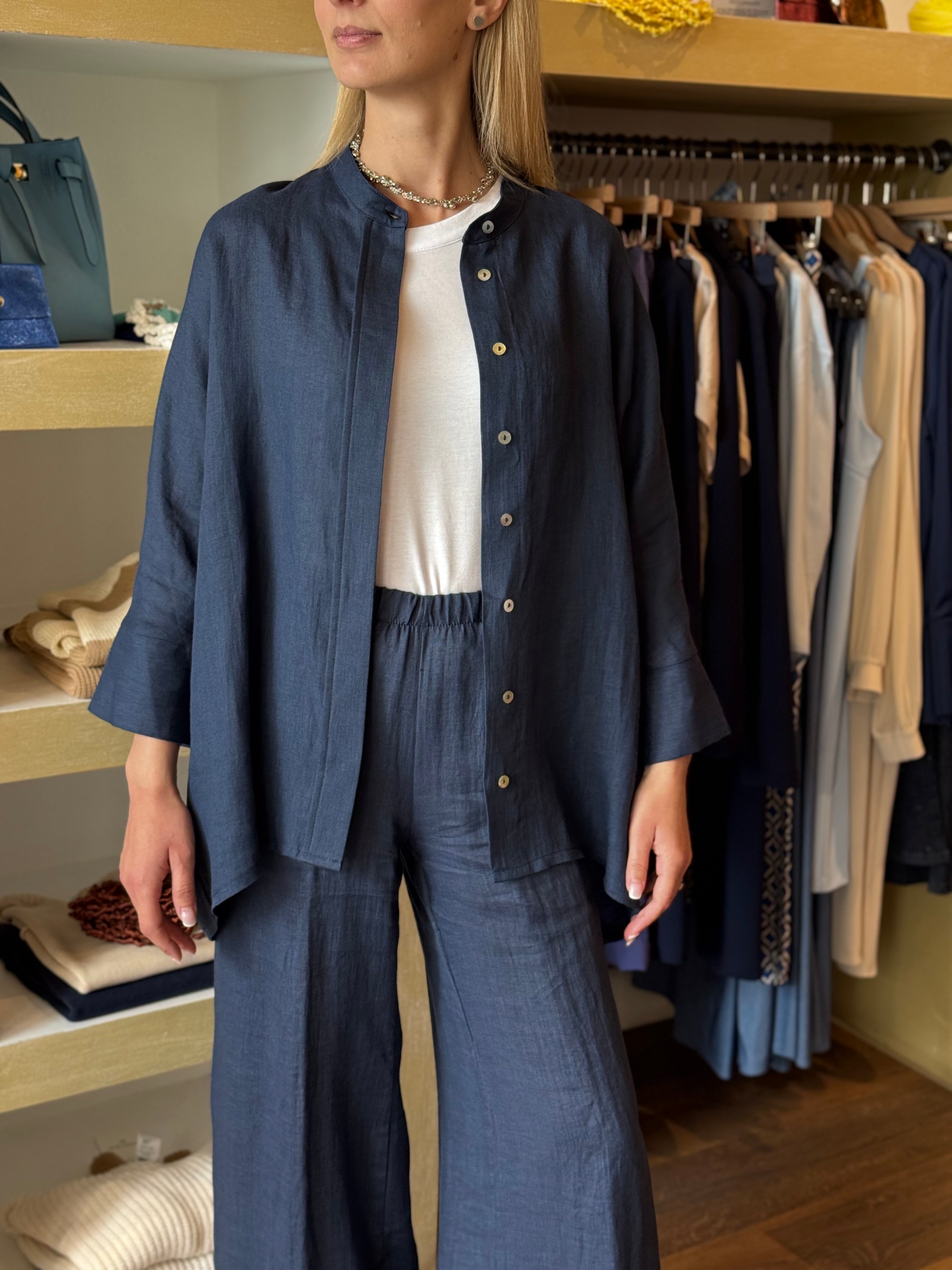 Camicia collo alla coreana colore blu in lino Gioia