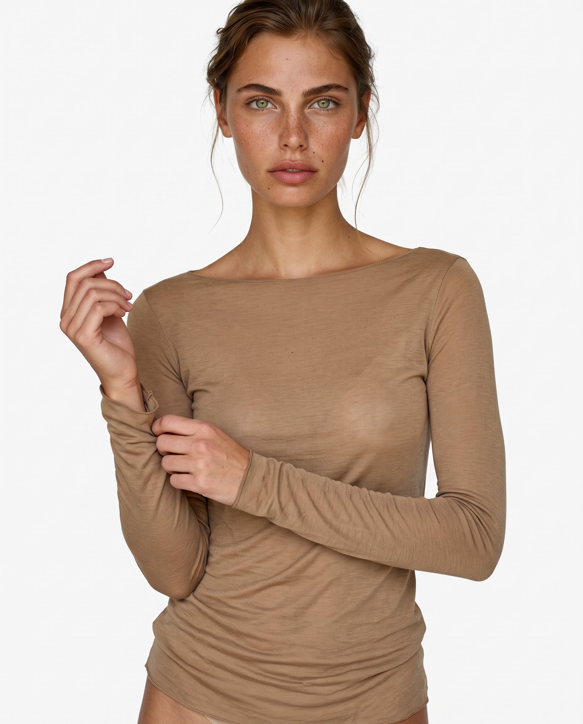 Maglia Essenziale Ultraleggera in Cashmere con Scollo a Barca Cammello