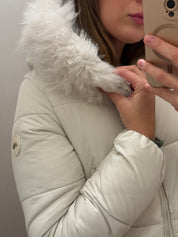 Piumino corto con cappuccio colore ghiaccio