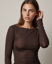 Maglia Essenziale Ultraleggera in Cashmere con Scollo a Barca Moro