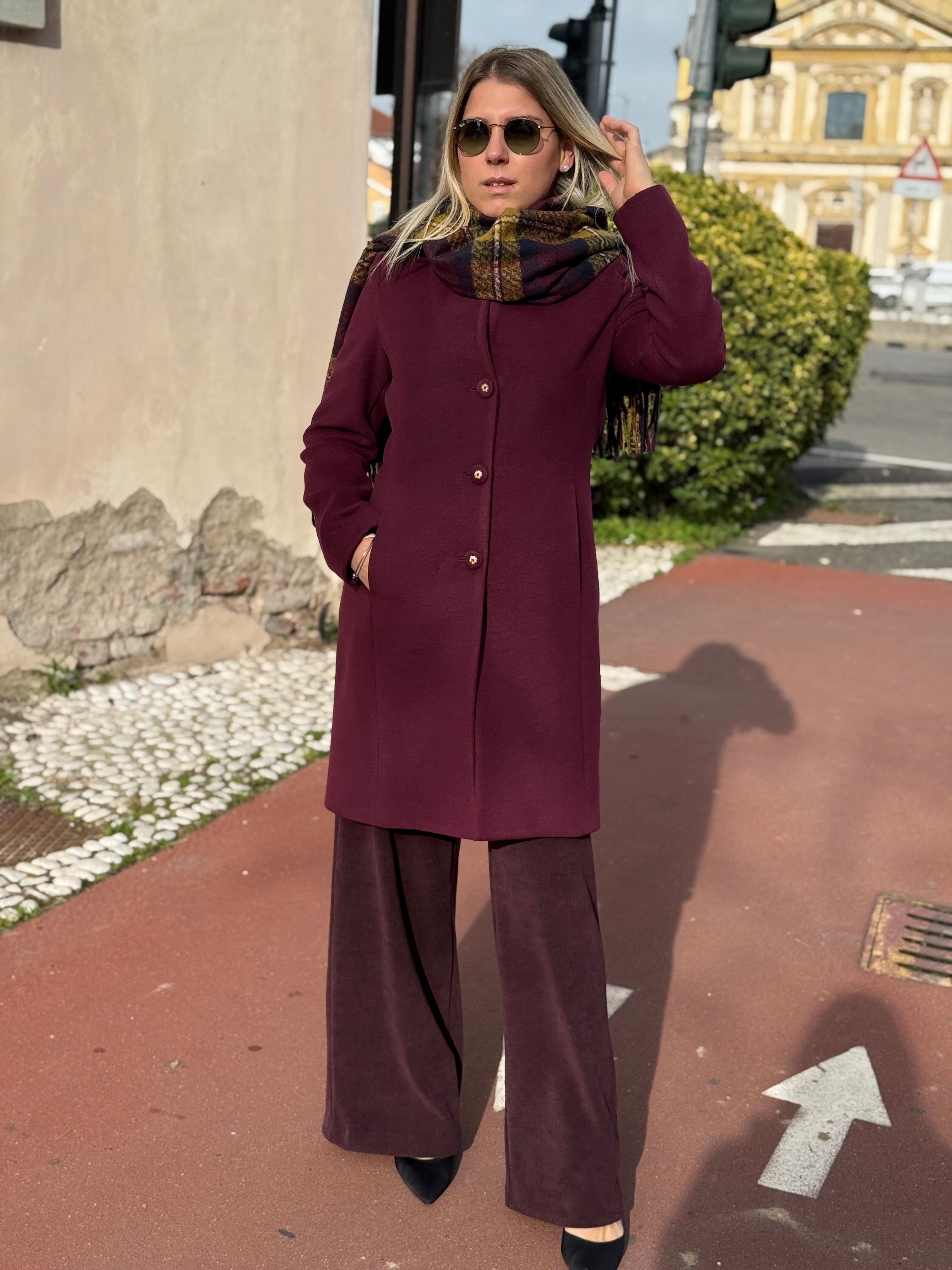 Cappotto vinaccia con collo in piedi Rinascimento