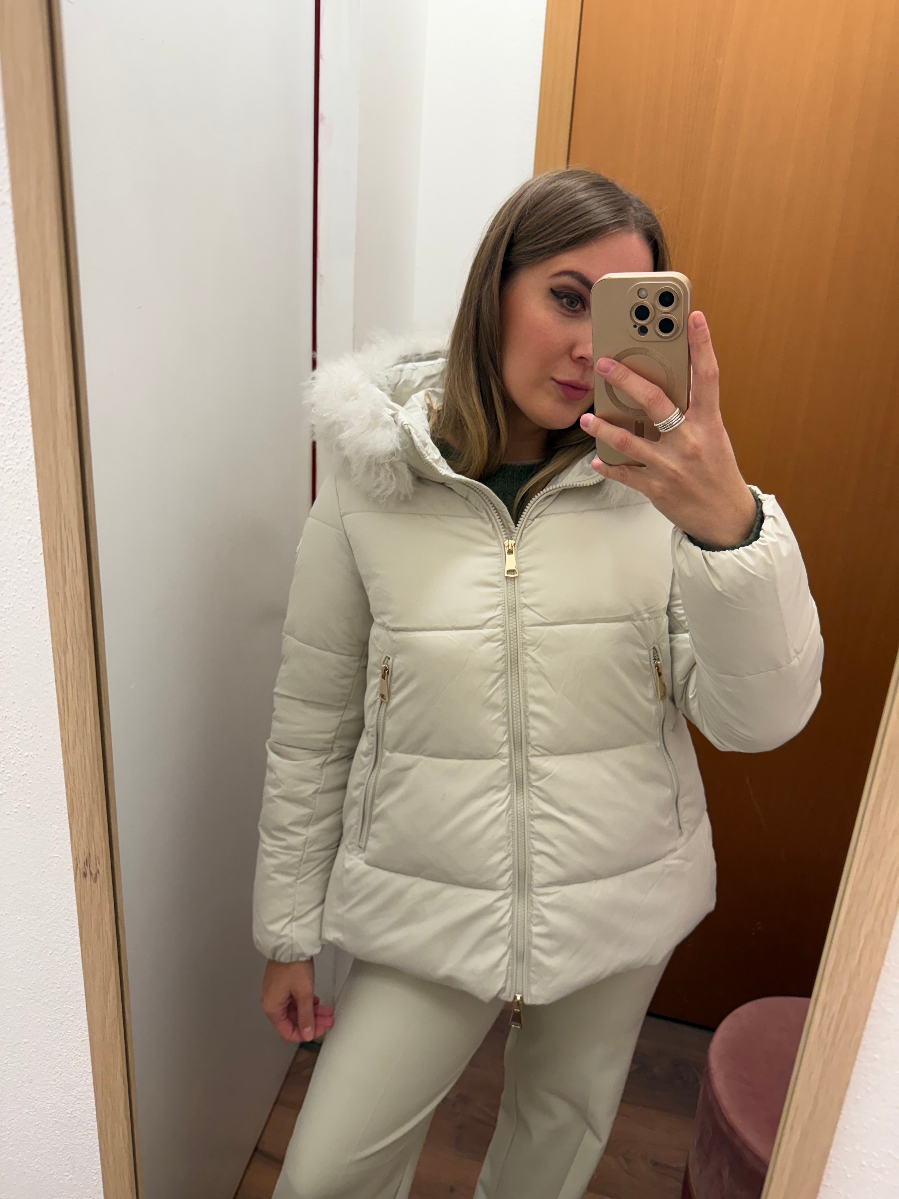 Piumino corto con cappuccio colore ghiaccio