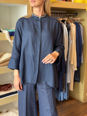Camicia collo alla coreana colore blu in lino Gioia