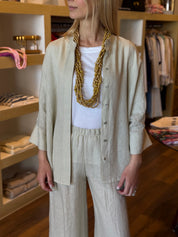 Camicia collo alla coreana colore sabbia in lino Gioia