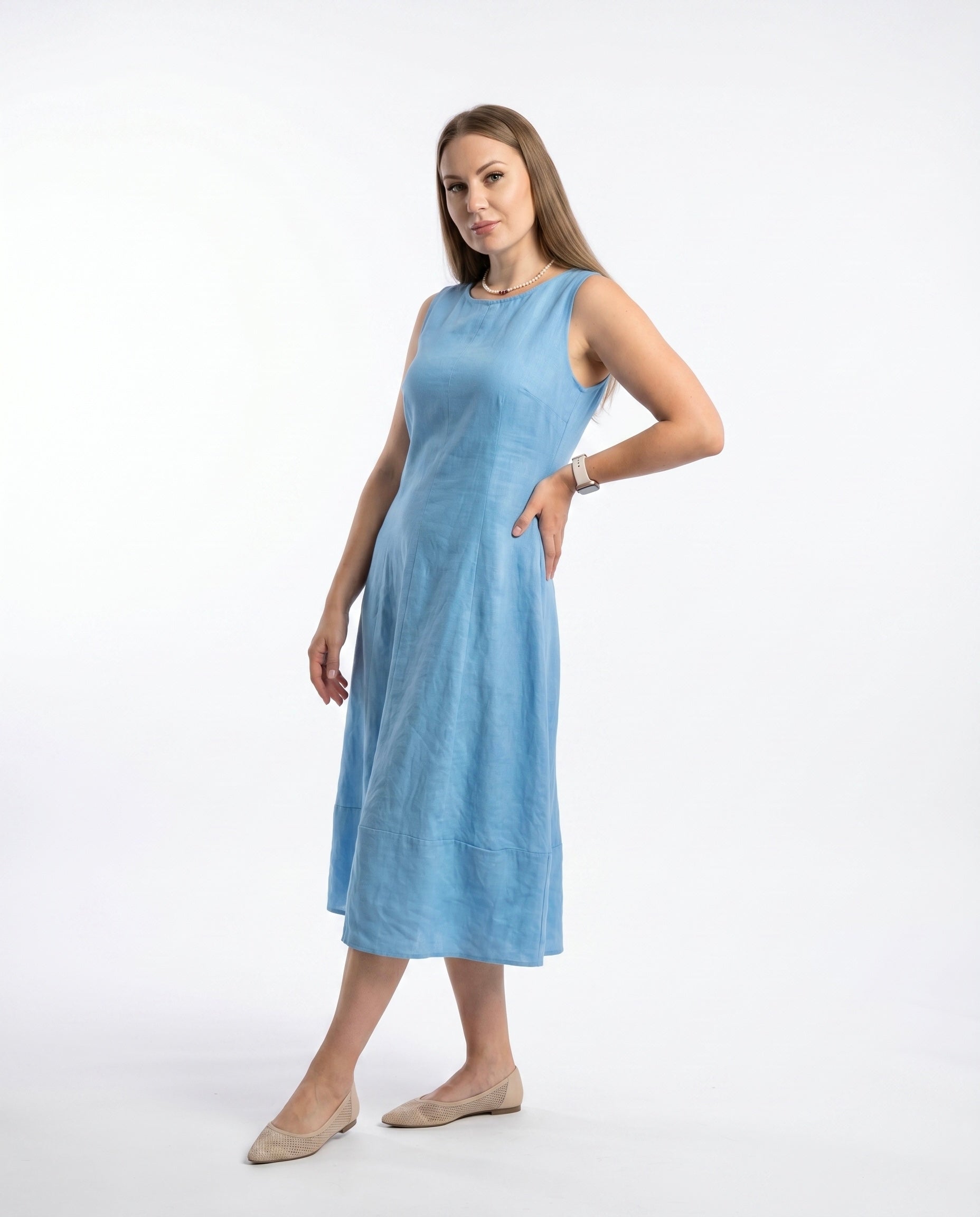 Abito midi azzurro smanicato con tasche