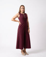 Tuta bordeaux con zip frontale in bengalina elasticizzata con tasche
