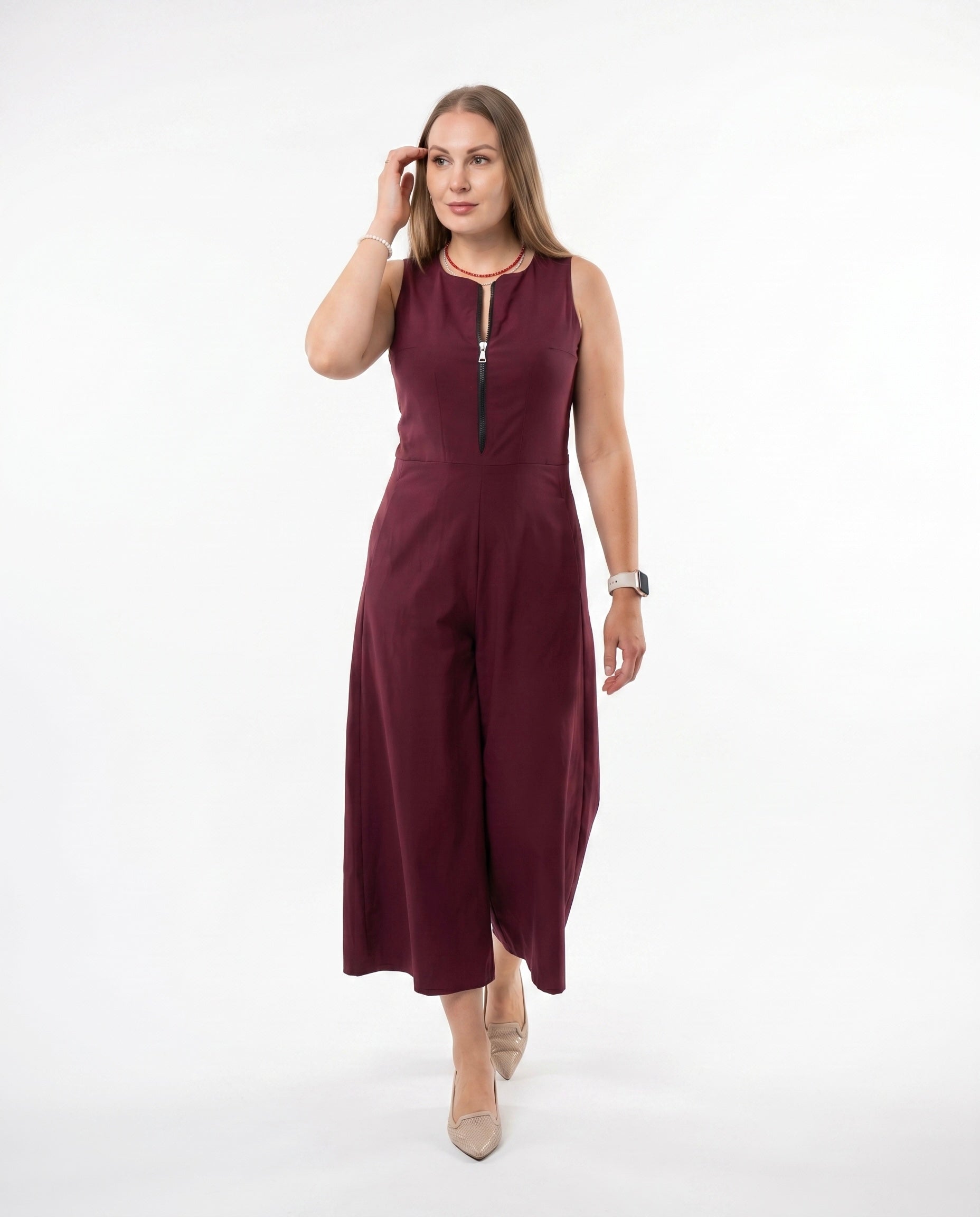 Tuta bordeaux con zip frontale in bengalina elasticizzata con tasche