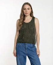 Top traforato in maglia verde militare con motivo floreale