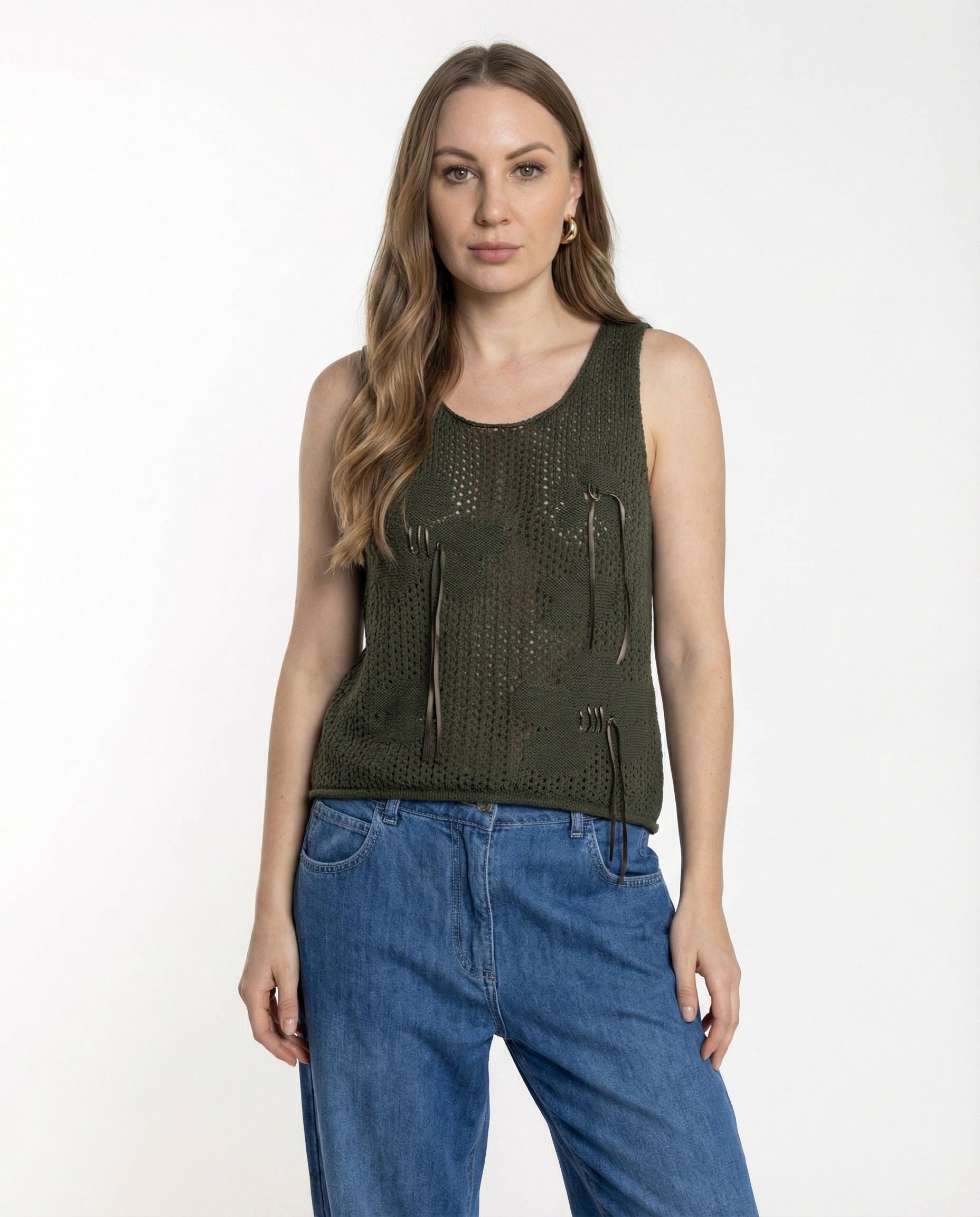 Top traforato in maglia verde militare con motivo floreale