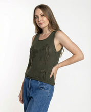 Top traforato in maglia verde militare con motivo floreale