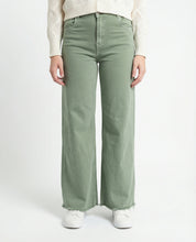 Jeans Wide Leg Color verde militare con Bordo Sfrangiato