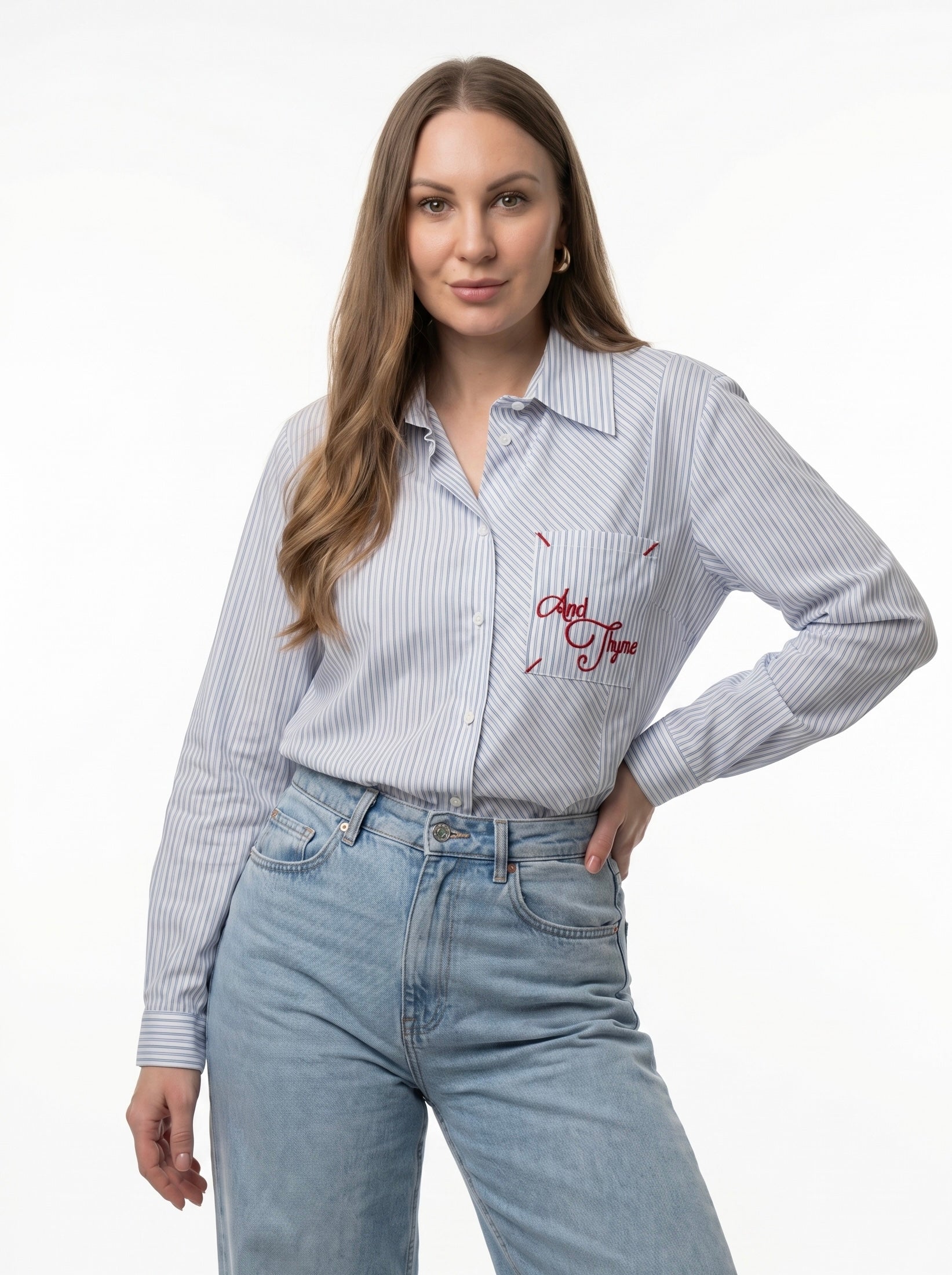 Camicia a Righe Azzurre con Ricamo Rosso