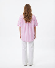 Camicia Rosa a Righe con Taschino Ricamato