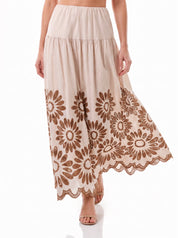 Gonna Lunga con Ricami Floreali Traforati