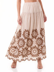 Gonna Lunga con Ricami Floreali Traforati