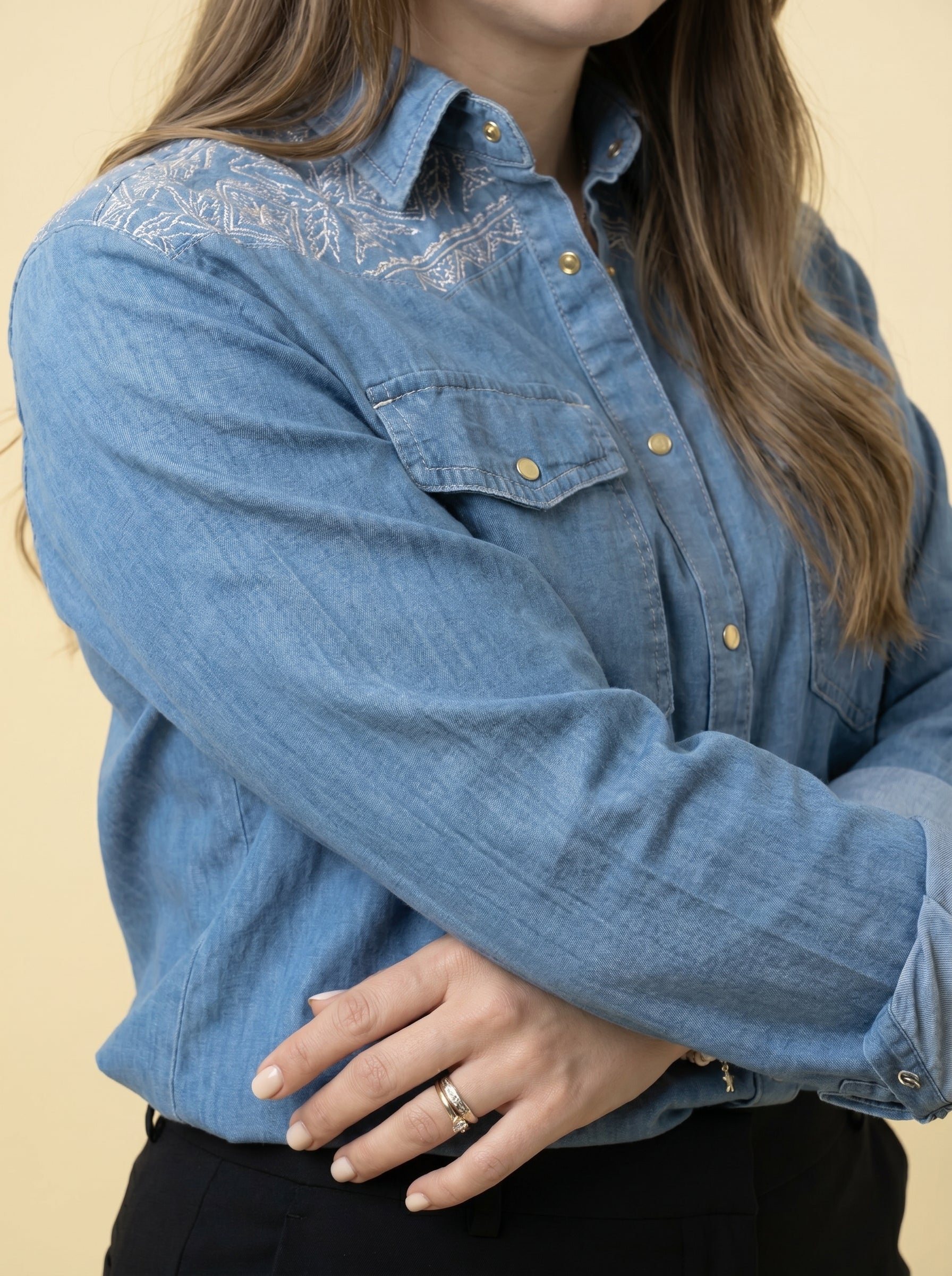 Camicia Denim con Ricamo Western