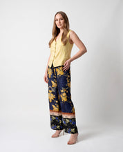 Gilet giallo pastello con bottoni gioiello WuSide