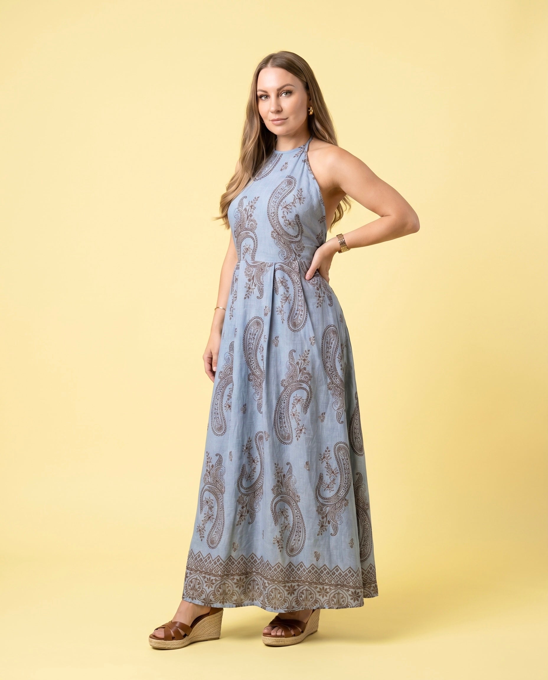 Abito lungo azzurro con stampa paisley e schiena scoperta Lokita