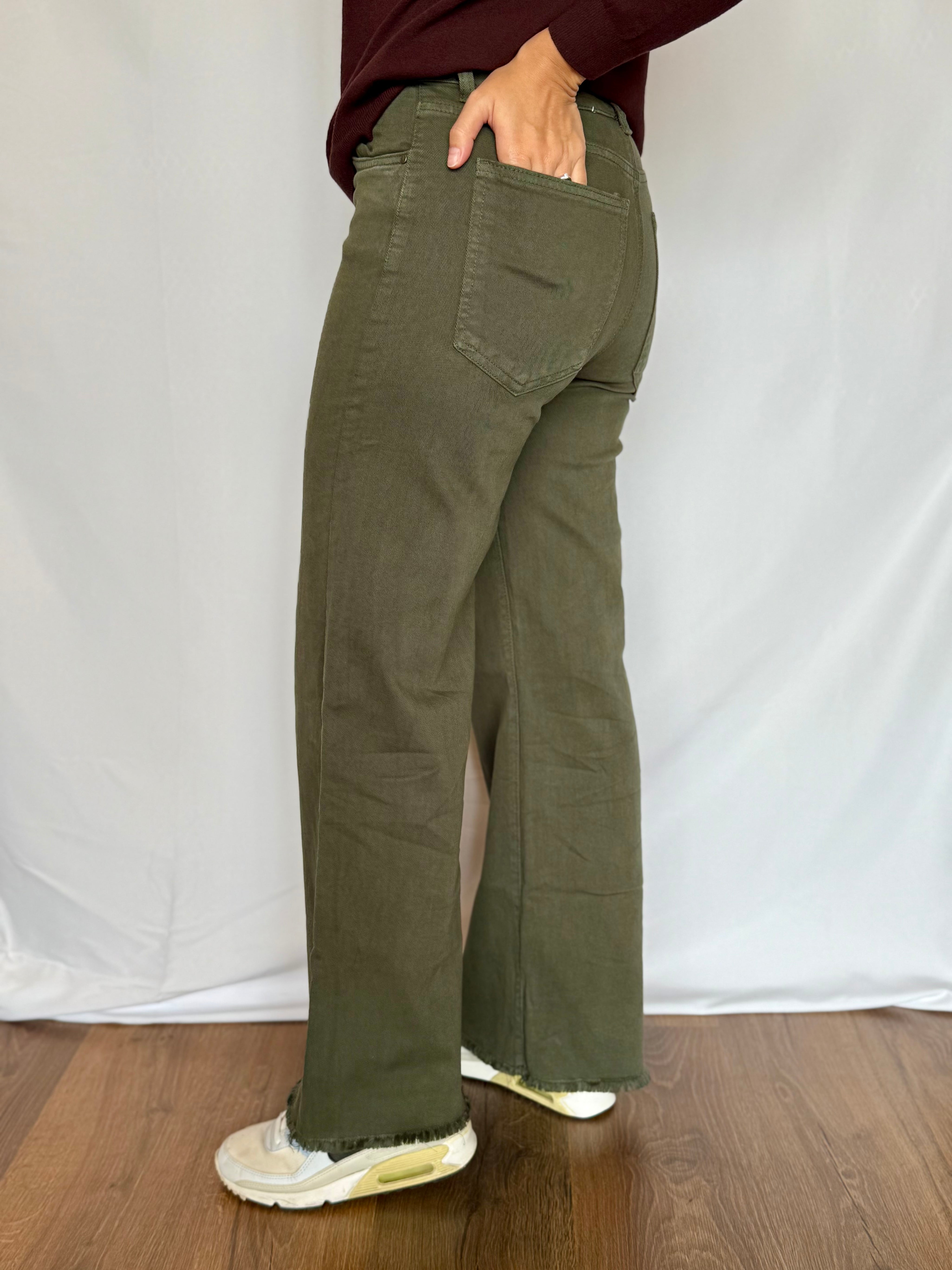 Jeans wide leg verde militare sfrangiato Gioia