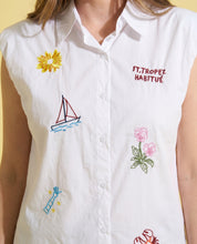Camicia bianca con ricami marini