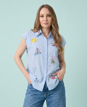 Camicia vichy azzurra con ricami marini