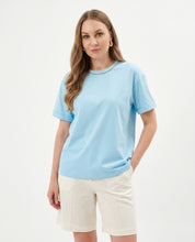 T-shirt basic con dettaglio catena al collo