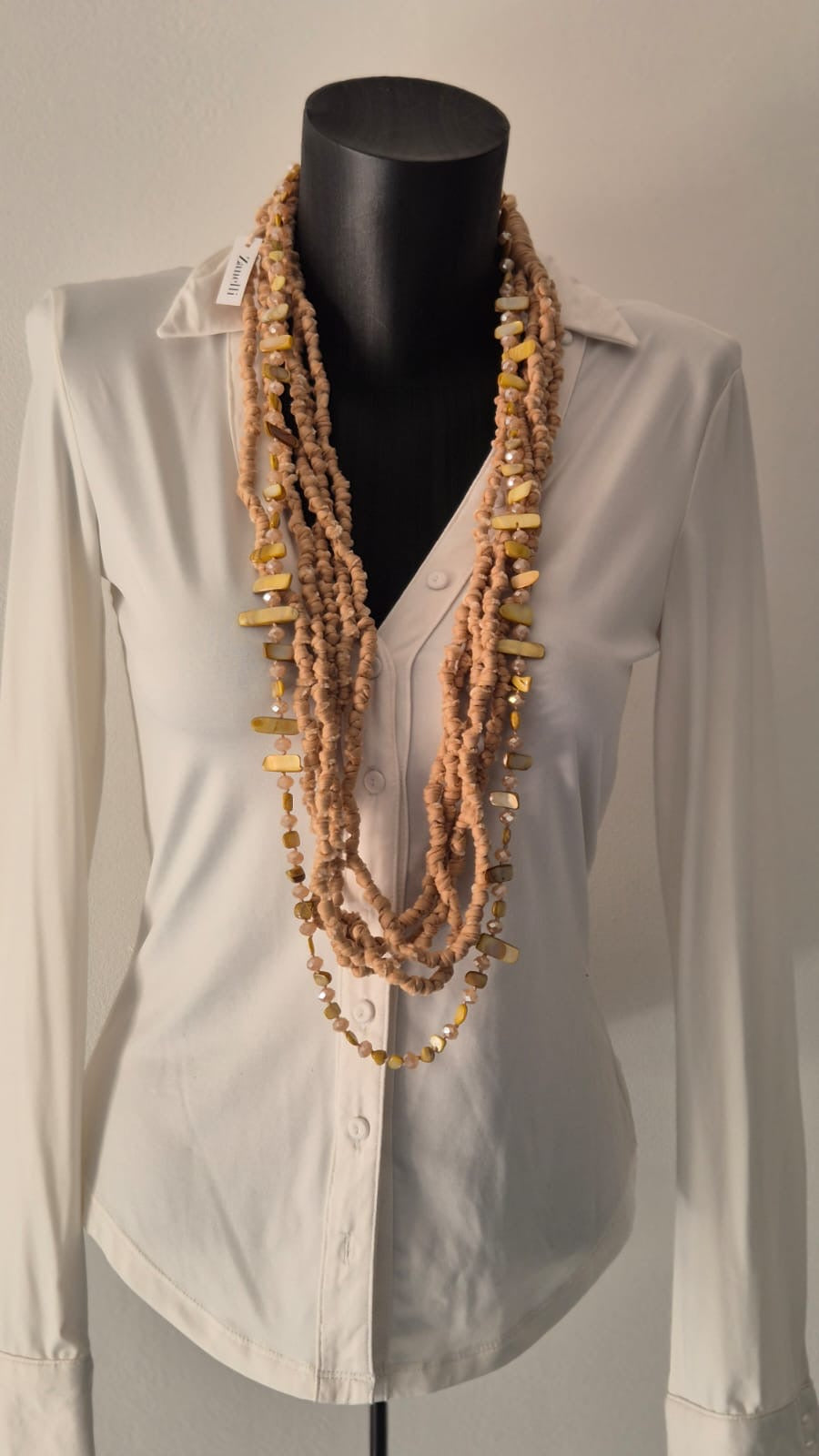 Collana artigianale a cinque fili con filo decorativo in perle/pietrine – Roberta Zanelli