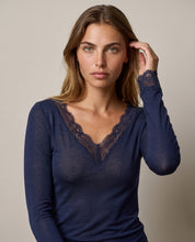 Maglia Essenziale Ultraleggera in Cashmere Scollo a V con pizzo Blu