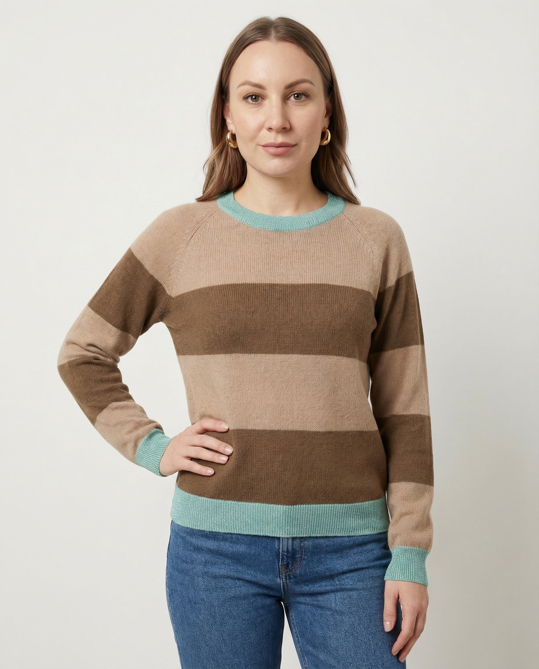 Maglia a righe con bordo ondulato – Beige/marrone